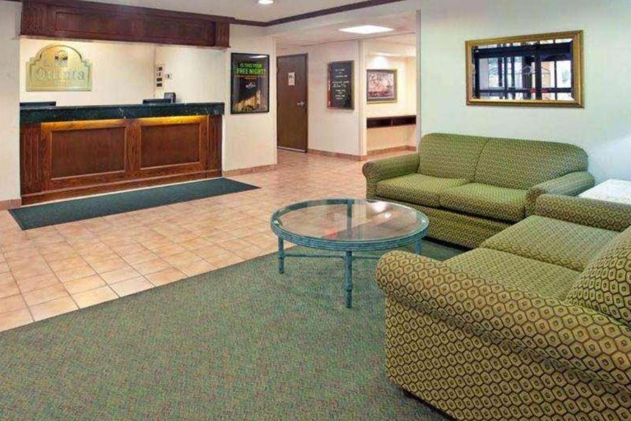 Norwood Inn & Suites Indianapolis East Post Drive Buitenkant foto