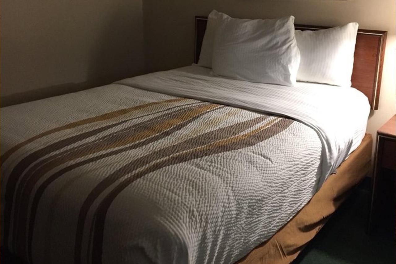 Norwood Inn & Suites Indianapolis East Post Drive Buitenkant foto