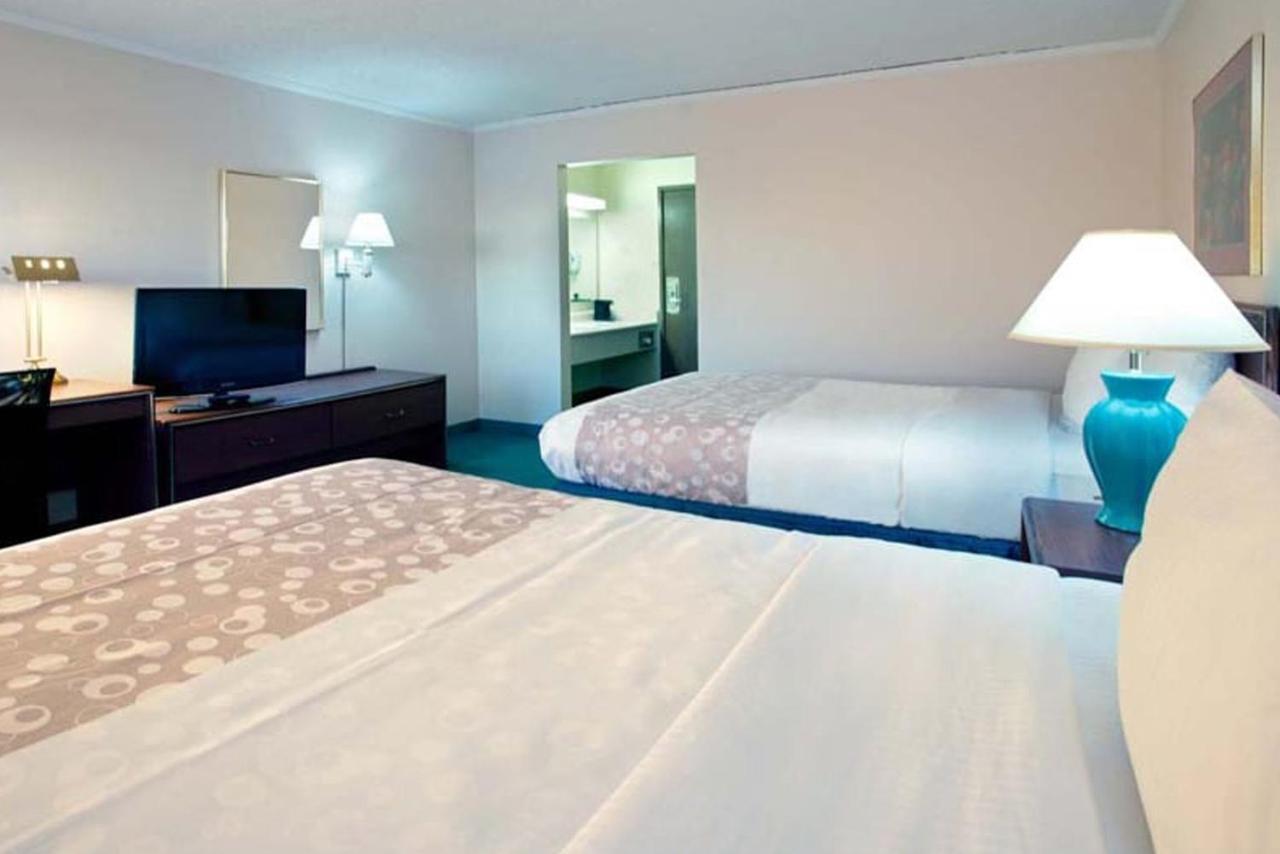 Norwood Inn & Suites Indianapolis East Post Drive Buitenkant foto